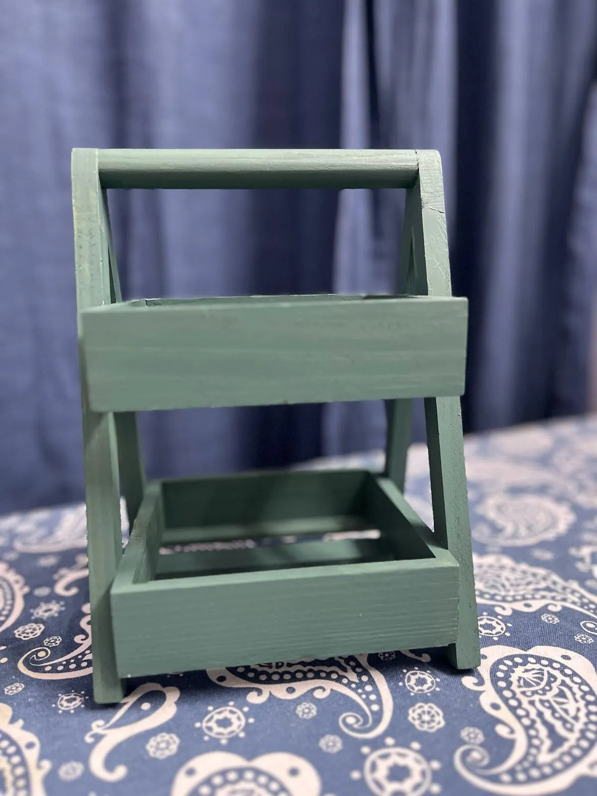 Multi-purpose pine wood stand from Kainos